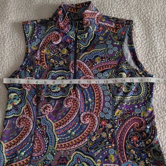 Kerrits Size Medium Paisley Sleeveless Top/Lightweight Vest - Picture 6 of 13